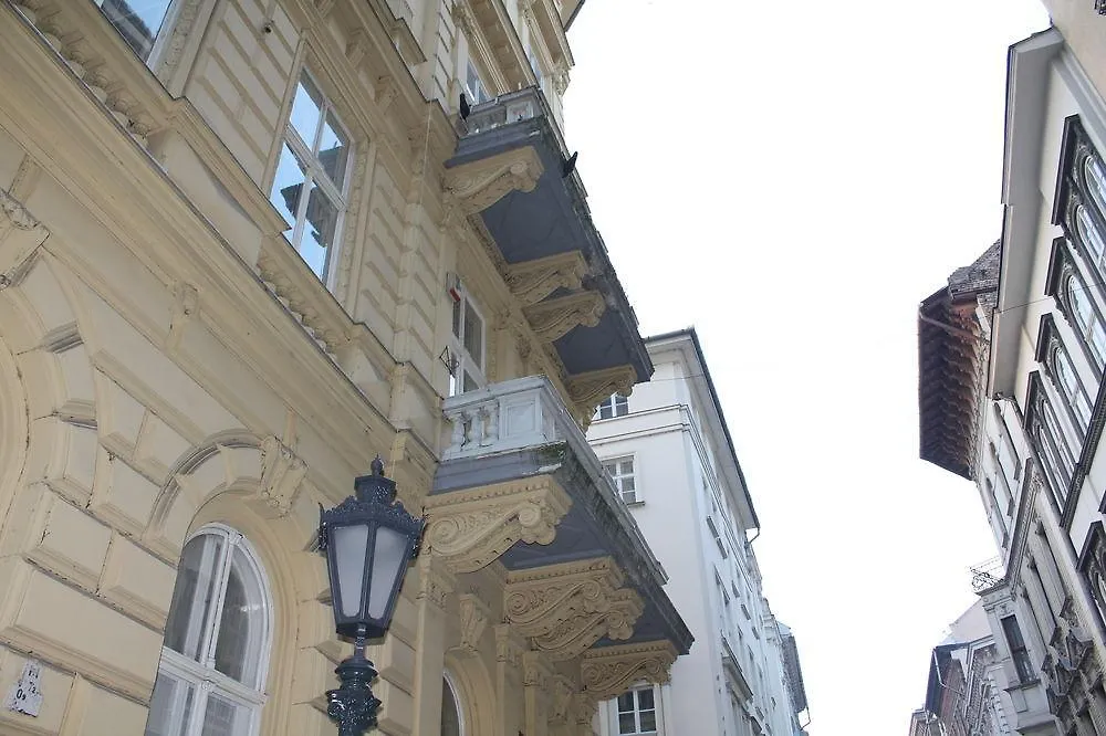 Old Monarchia Hotel Budapest