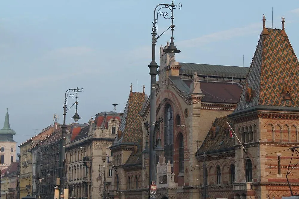 Old Monarchia Hotel Budapest
