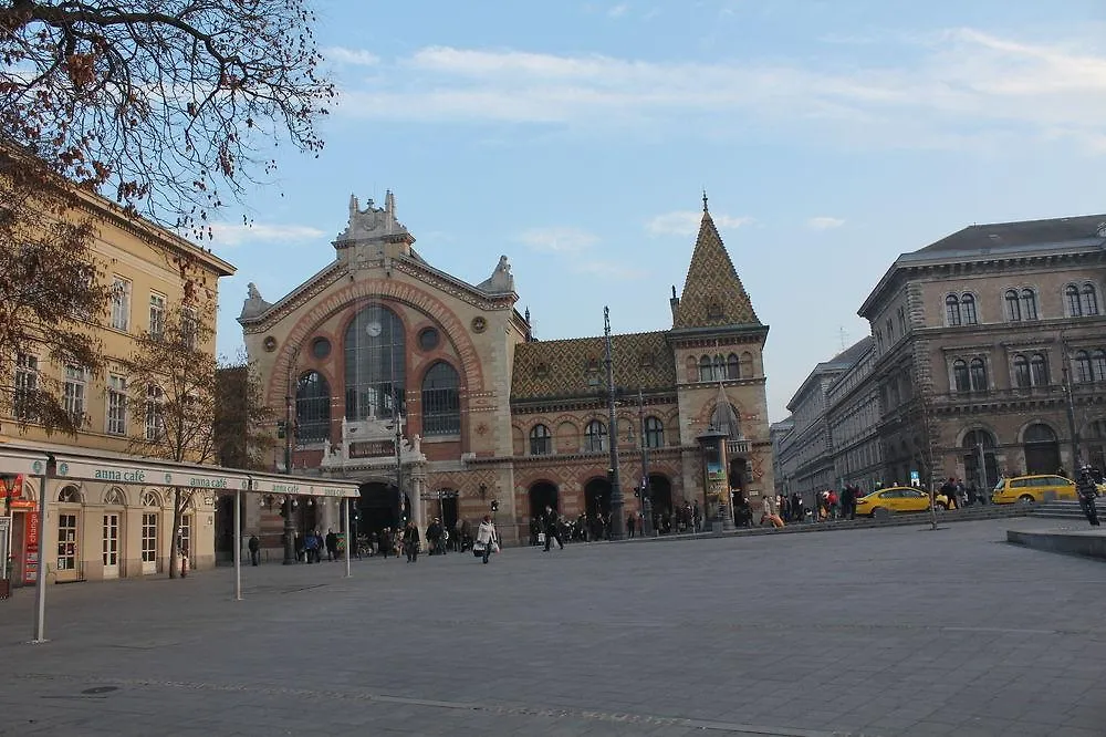 Old Monarchia Hotel Budapest